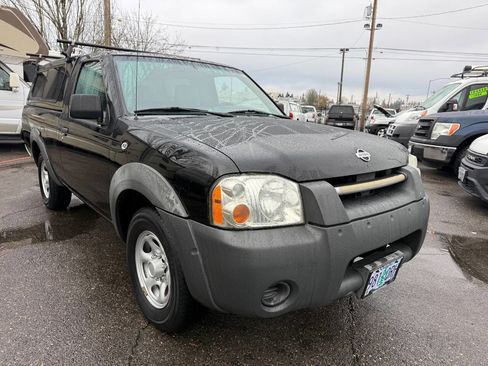 Used 2001 Nissan Frontier XE image 3