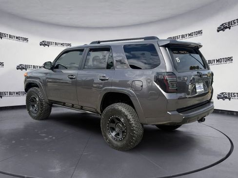 Used 2017 Toyota 4Runner TRD Off-Road Premium AWD/4WD image 6