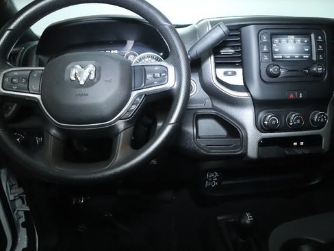 Used 2024 RAM 3500 Tradesman w/ Chrome Appearance Group AWD/4WD image 29