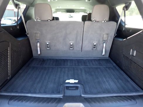 Used 2023 Chevrolet Suburban LS w/ Driver Alert Package image 6