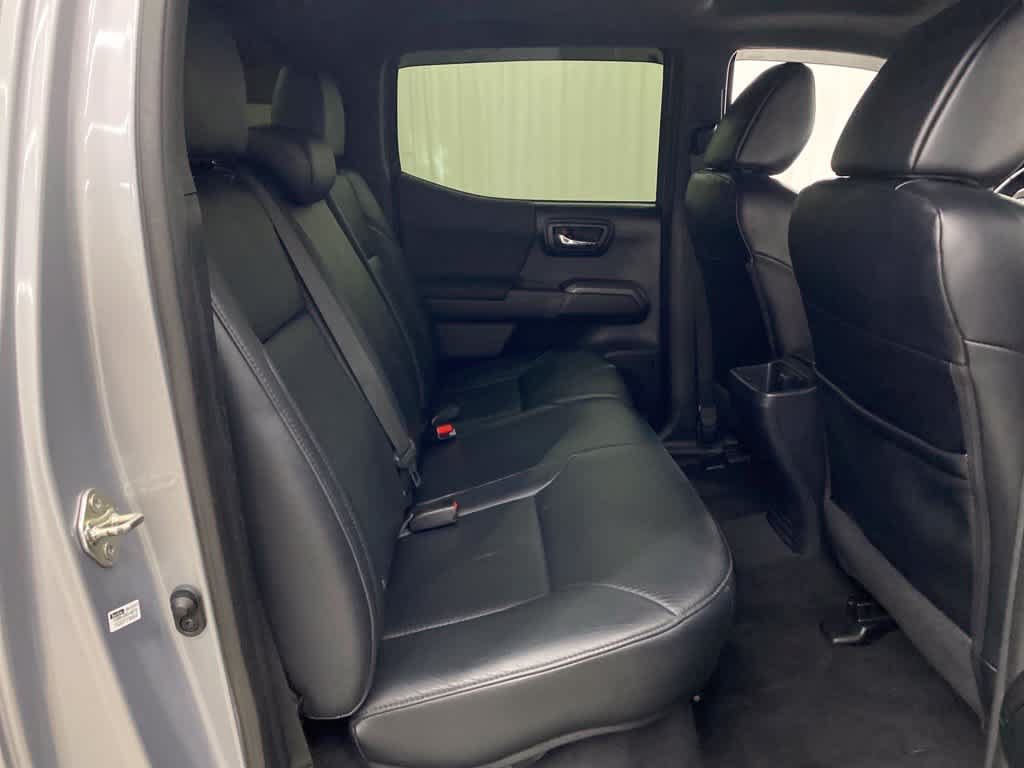 Used 2018 Toyota Tacoma TRD Off-Road AWD/4WD image 17
