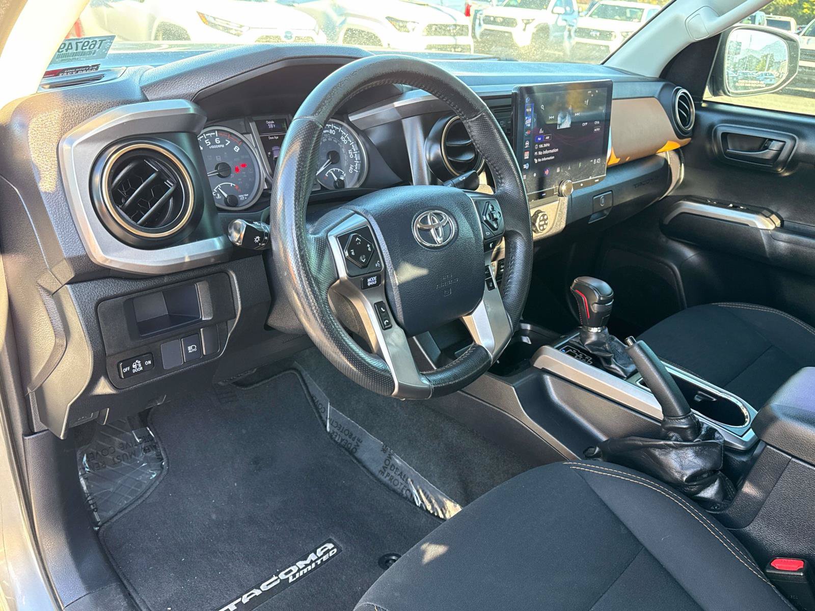 Used 2019 Toyota Tacoma SR5 RWD image 11