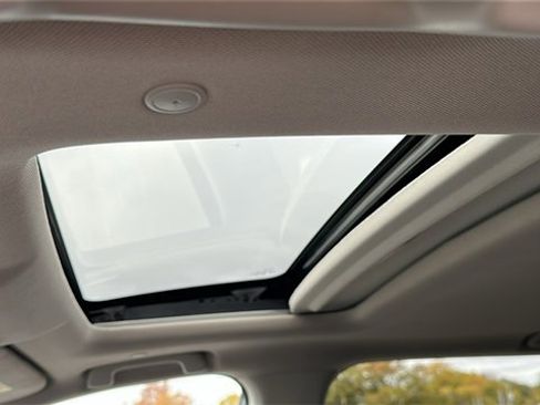 Used 2023 Honda CR-V EX-L image 11