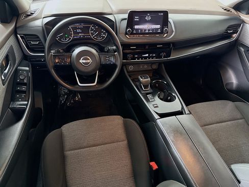 Used 2022 Nissan Rogue SV FWD image 17
