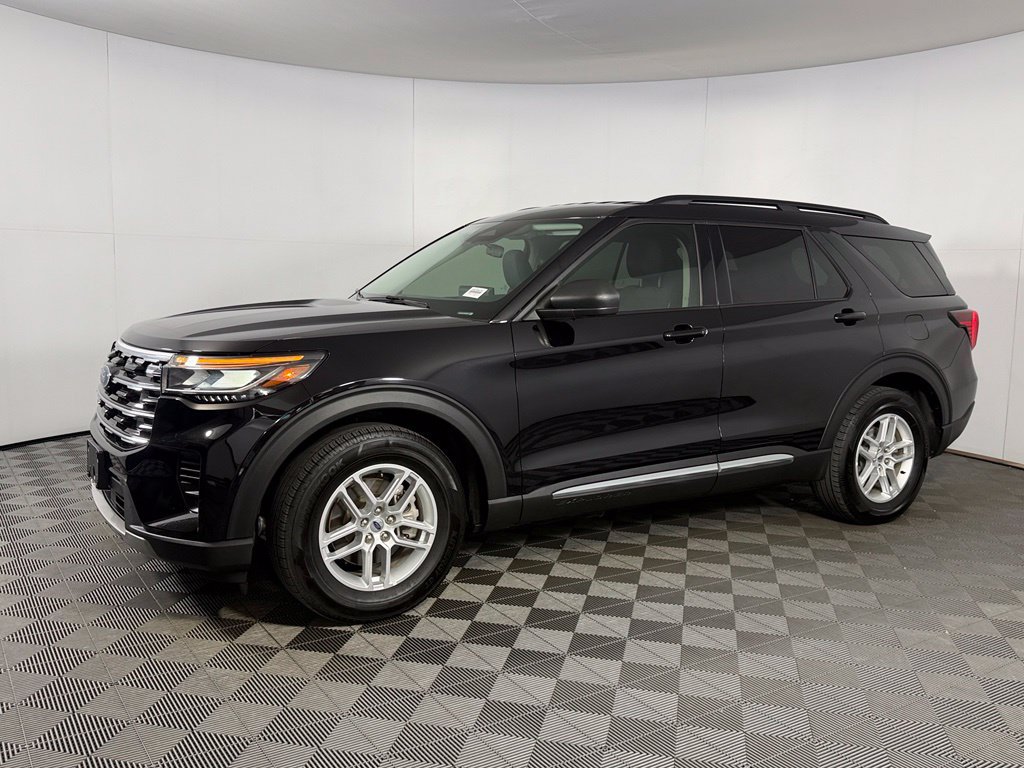 Used 2025 Ford Explorer Active RWD image 9