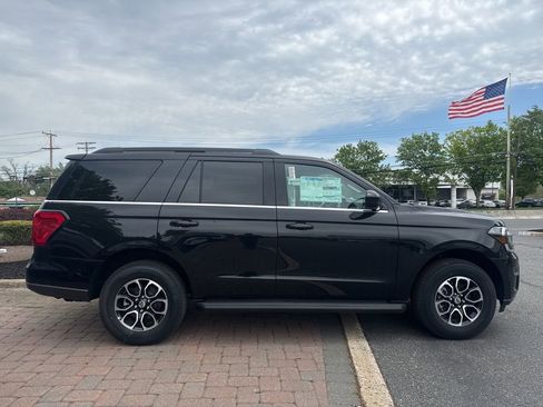 Used 2024 Ford Expedition XL AWD/4WD image 12