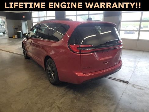 New 2025 Chrysler Pacifica Select w/ Fav Edition Package image 10