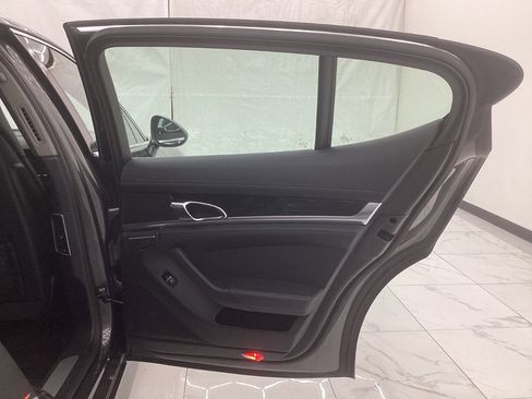 Used 2013 Porsche Panamera S image 24