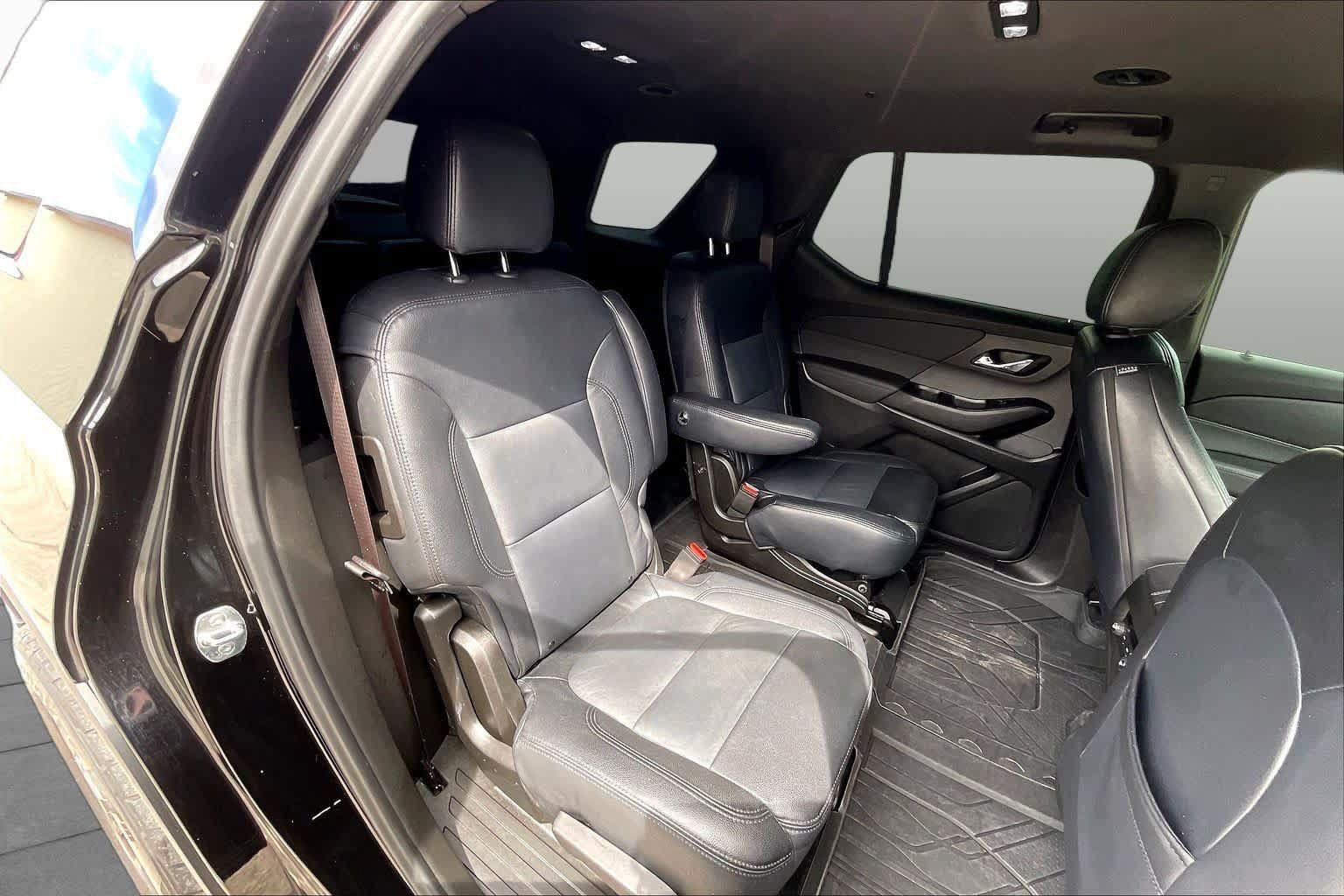 Used 2023 Chevrolet Traverse LT FWD image 26