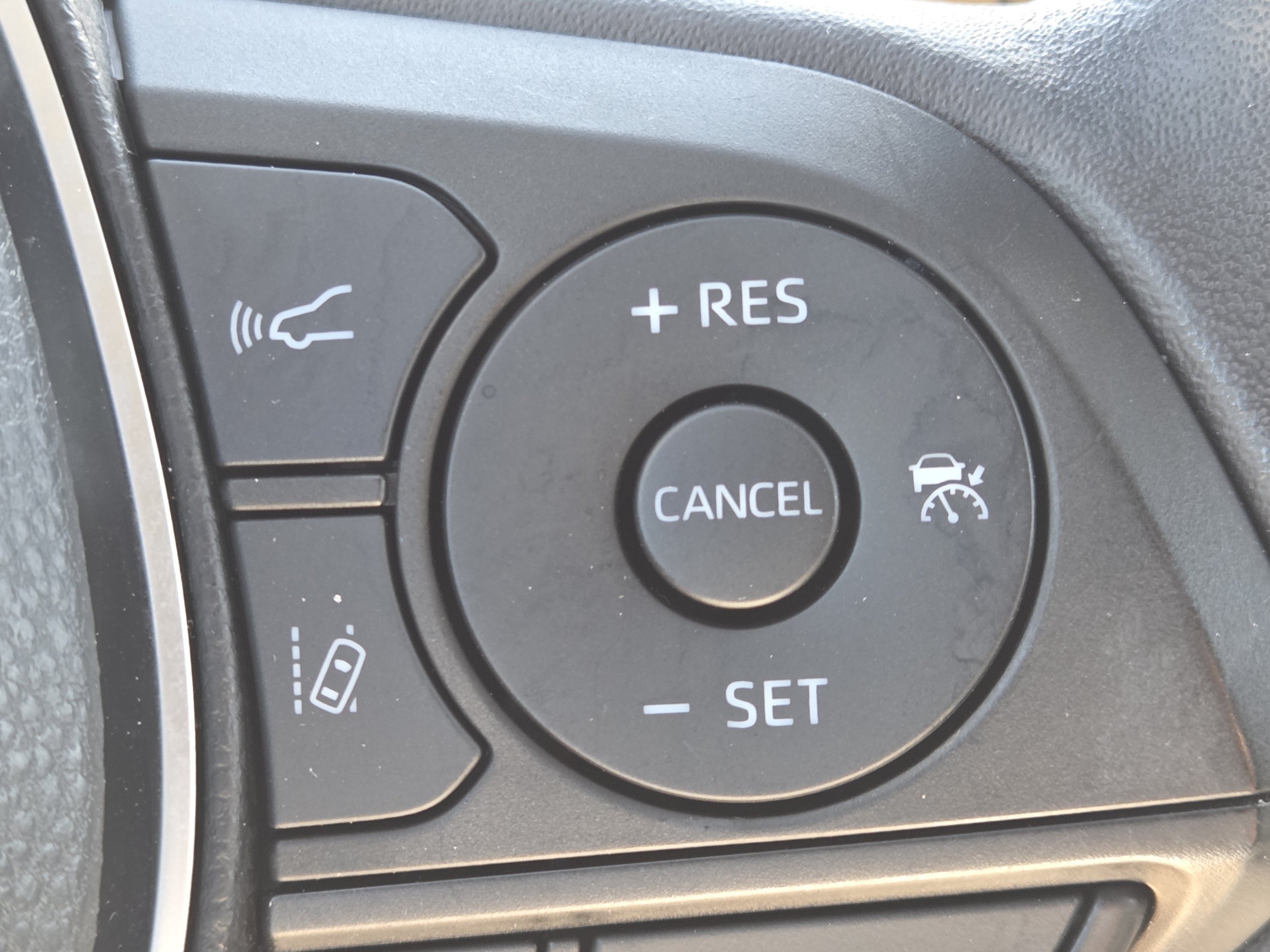 Used 2024 Toyota RAV4 XLE Premium AWD/4WD image 15