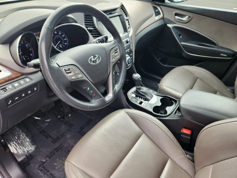 Used 2018 Hyundai Santa Fe Limited image 16