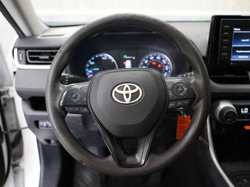 Used 2021 Toyota RAV4 LE AWD/4WD image 13
