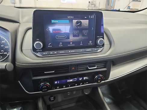 Used 2024 Nissan Rogue SV image 20