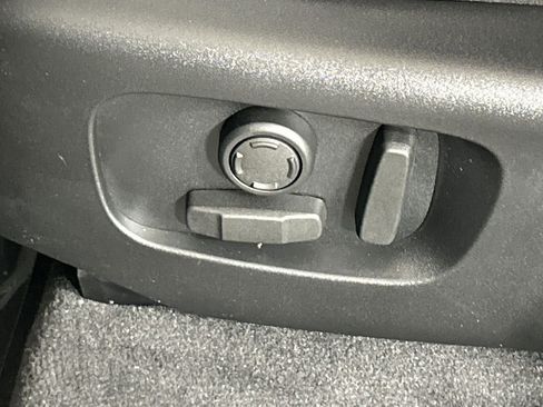 Used 2026 Land Rover Range Rover Velar Dynamic SE image 24