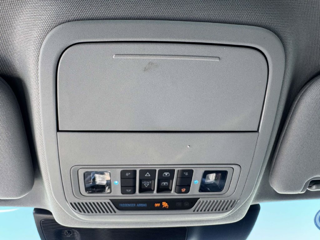 Used 2023 Ford Explorer XLT w/ Equipment Group 202A AWD/4WD image 33