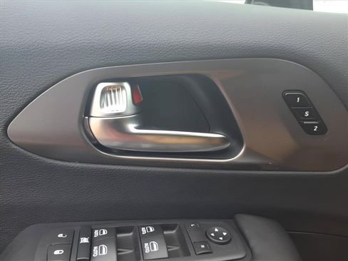 New 2026 Chrysler Pacifica Select AWD/4WD image 11