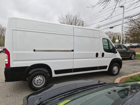 Used 2025 RAM ProMaster 2500 w/ Convenience Group FWD image 2
