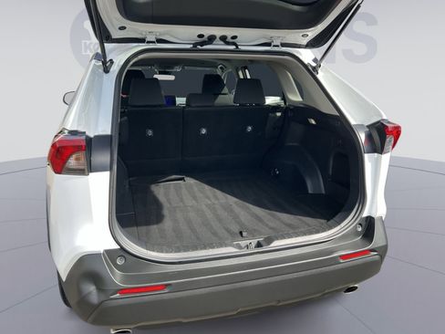 Used 2025 Toyota RAV4 XLE AWD/4WD image 25