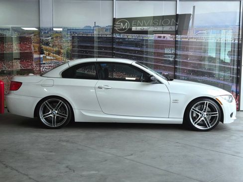 Used 2012 BMW 335is Convertible RWD image 5