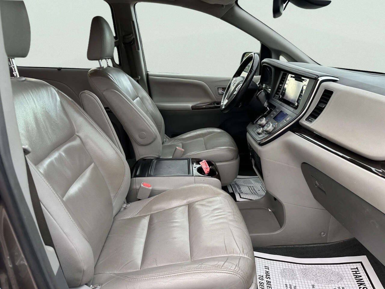 Used 2018 Toyota Sienna XLE w/ XLE Navigation Package FWD image 19