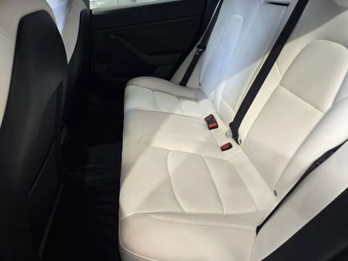 Used 2021 Tesla Model 3 Standard Range Plus image 12