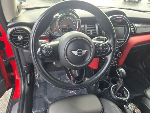 Used 2017 MINI Cooper S image 13