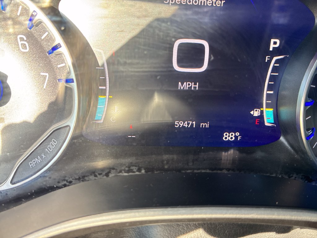 Used 2024 Chrysler Pacifica Touring-L FWD image 25
