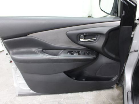 Used 2023 Nissan Murano SV AWD/4WD image 6