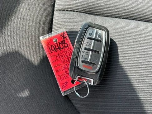Used 2023 Chrysler Voyager LX FWD image 61