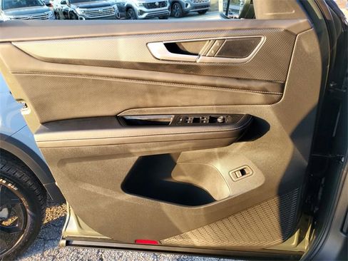 Certified 2026 Volkswagen Atlas Cross Sport SEL R-Line image 30