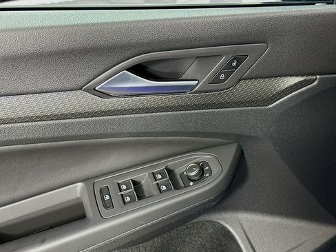 Used 2024 Volkswagen Golf R image 18