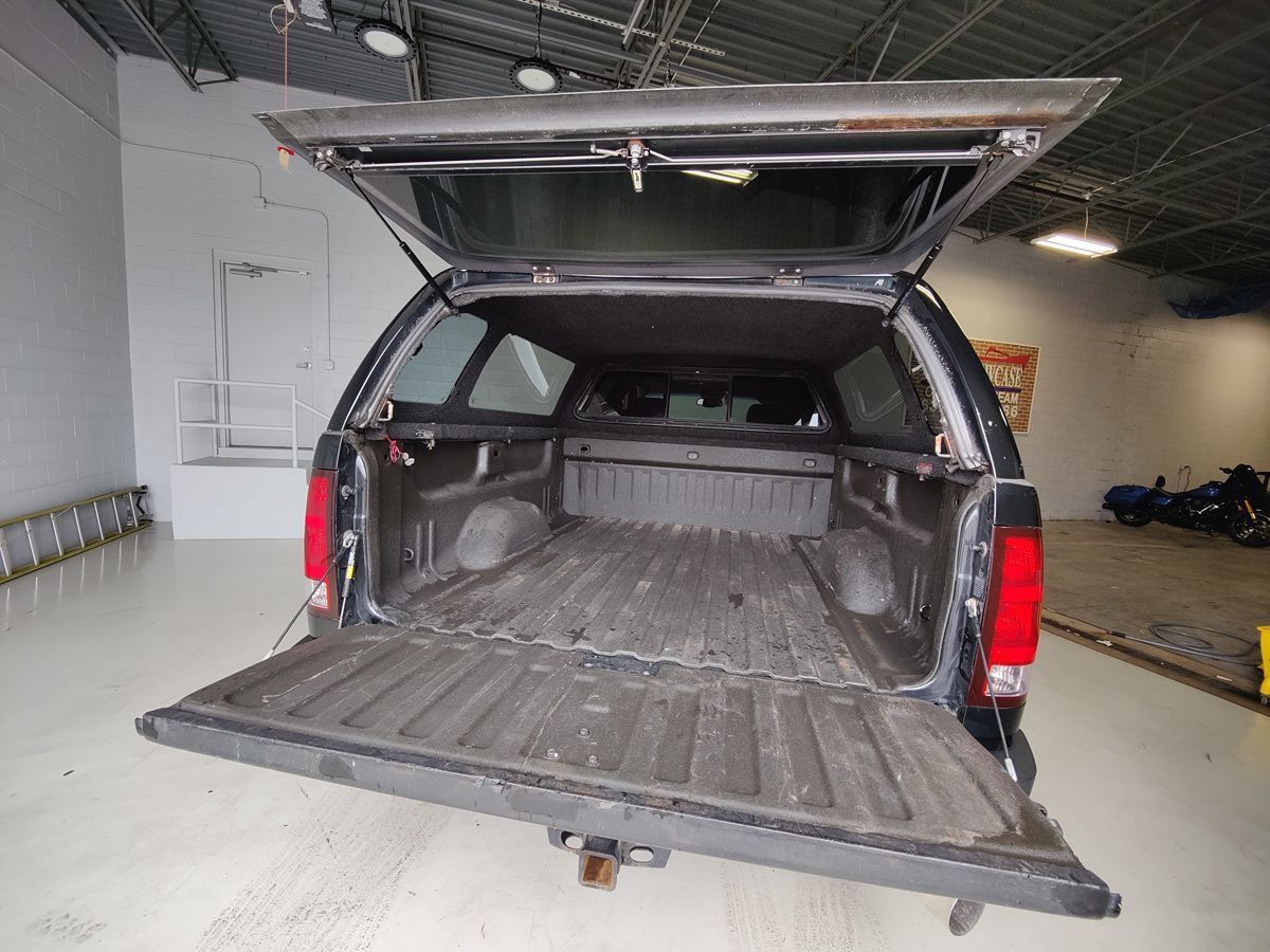 Used 2011 GMC Sierra 2500 Denali AWD/4WD image 9