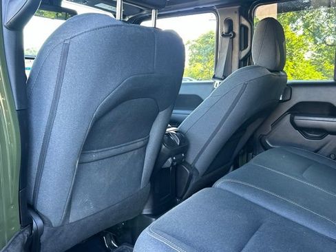 Used 2024 Jeep Wrangler Unlimited w/ Convenience Group AWD/4WD image 37