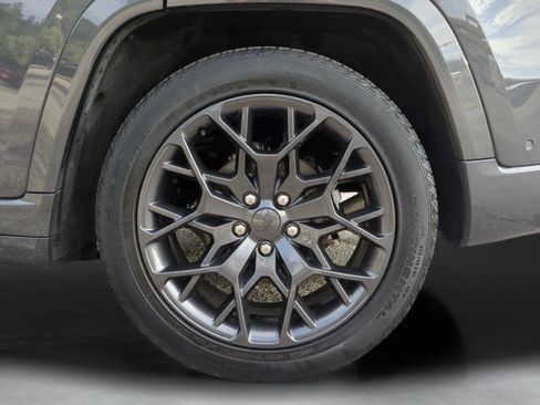 Used 2025 Jeep Grand Cherokee Summit w/ Obsidian Package AWD/4WD image 73