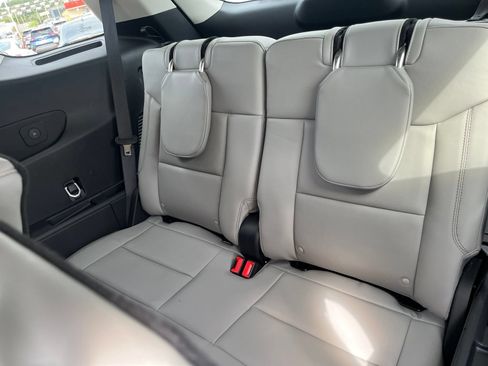 Used 2025 Ford Explorer Active w/ Active Comfort Package RWD image 13