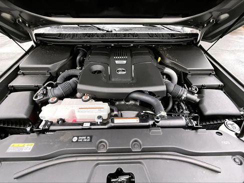 Used 2025 Lexus GX 550 w/ Accessory Package (2T) image 32