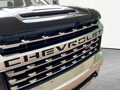 Used 2021 Chevrolet Silverado 2500 LTZ AWD/4WD image 31