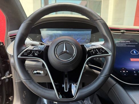 Used 2023 Mercedes-Benz EQS 580 4MATIC Sedan image 16