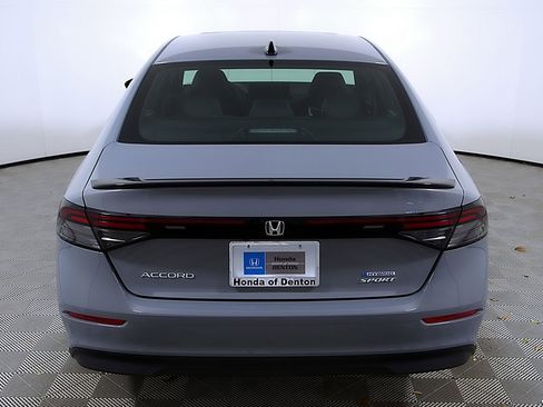 Used 2025 Honda Accord Sport image 8