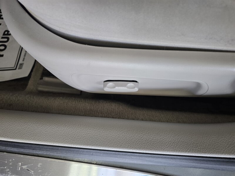 Used 2008 Buick LaCrosse CX FWD image 20