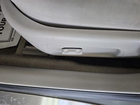 Used 2008 Buick LaCrosse CX FWD image 20