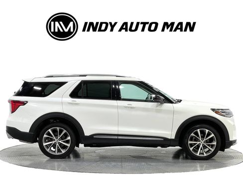 Used 2025 Ford Explorer Platinum w/ Ultimate Package AWD/4WD image 3