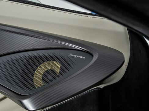 Used 2018 McLaren 570S Spider image 19