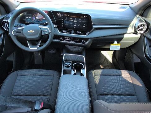 New 2026 Chevrolet Equinox LT w/ LPO, Floor Liner Package FWD image 5