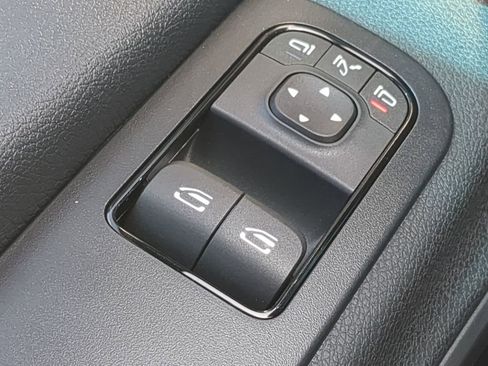 Used 2024 Mercedes-Benz Sprinter 2500 image 10