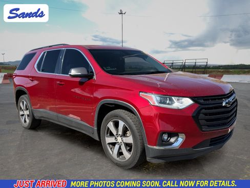 Used 2019 Chevrolet Traverse LT w/ LT Premium Package FWD image 1