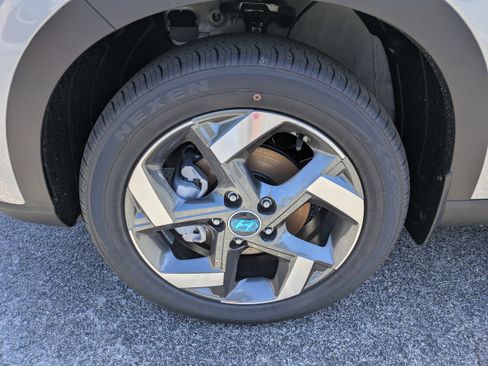 New 2026 Hyundai Venue SEL FWD image 11