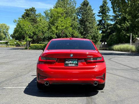Used 2022 BMW 330i Sedan w/ Premium Package 2 RWD image 5