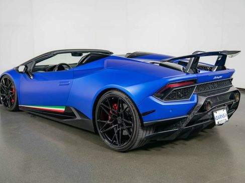 Used 2019 Lamborghini Huracan Performante AWD/4WD image 6