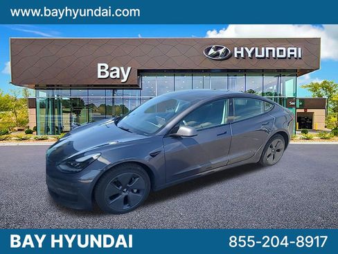 Used 2022 Tesla Model 3 Long Range image 1